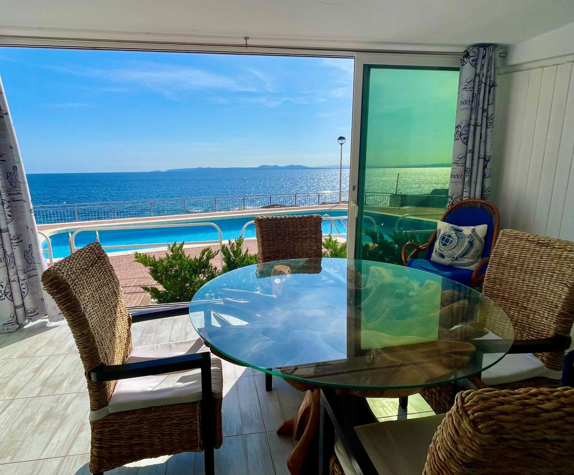 Magnifique Appartement En Front De Mer, Caneylles Росес Екстериор снимка