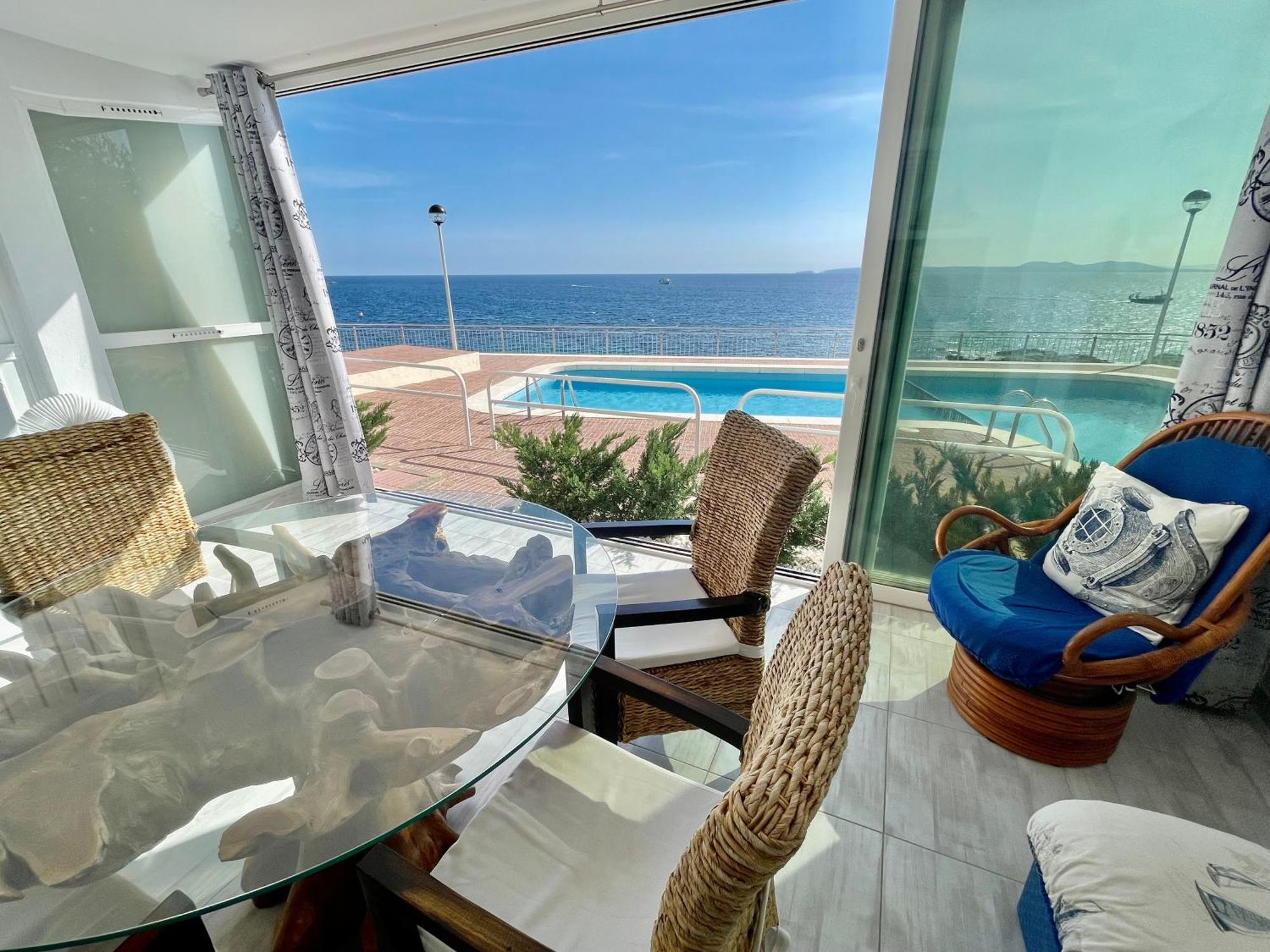 Magnifique Appartement En Front De Mer, Caneylles Росес Екстериор снимка